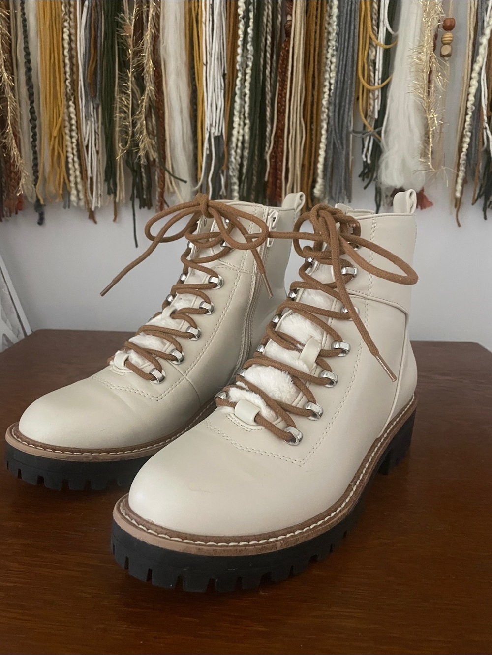 Cream Lace-Up Lug Sole Women’s Ankle Boots size 7 like new